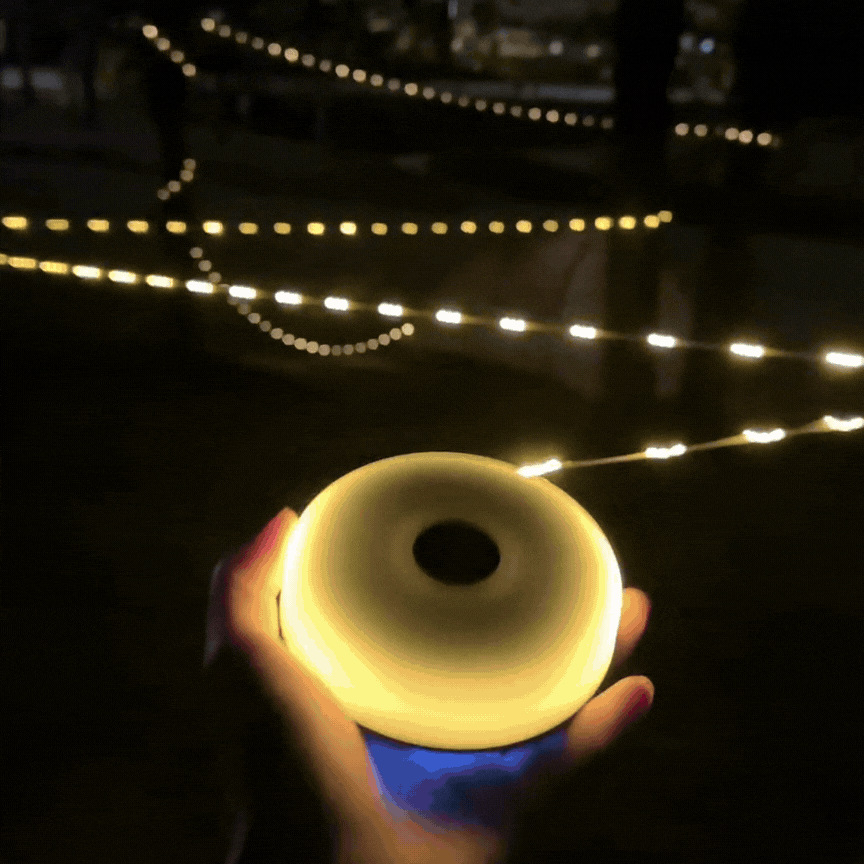 SolarGlow 8™ – Luces LED solares y USB retráctiles.